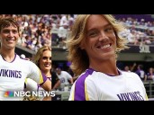Minnesota Vikings rally behind two new male cheerleaders after online backlash