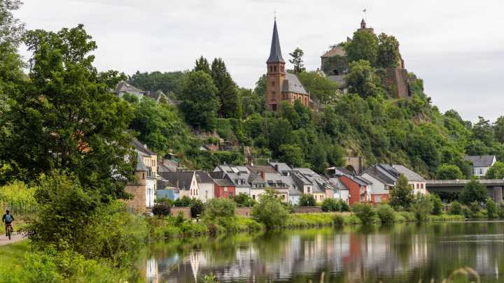 Whiz by landmarks on these exciting bike tours