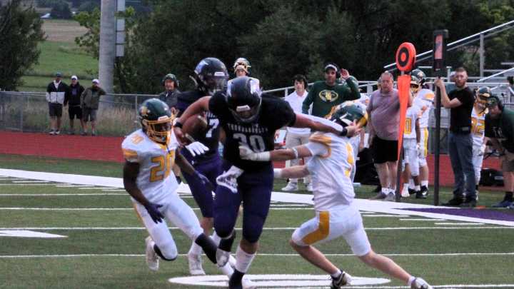 Thunderbolts get past Mustangs thanks to defense and rushing