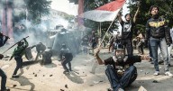 Masivas manifestaciones en Indonesia: aumento de sueldo de diputados a US$14.000 estalla la ira en las calles