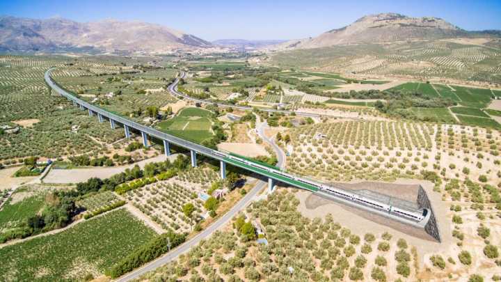 Reestablecida la circulación en la línea Madrid-Andalucía tras estar interrumpida durante dos horas