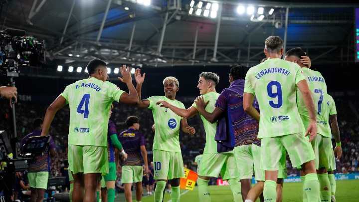 El Barça tira de épica y remonta al Levante en el descuento