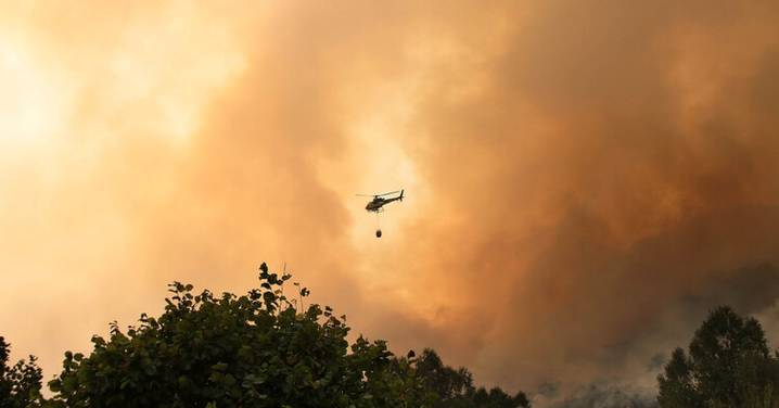 Muere el conductor de una autobomba que volcó cuando trabajaba en un incendio en León