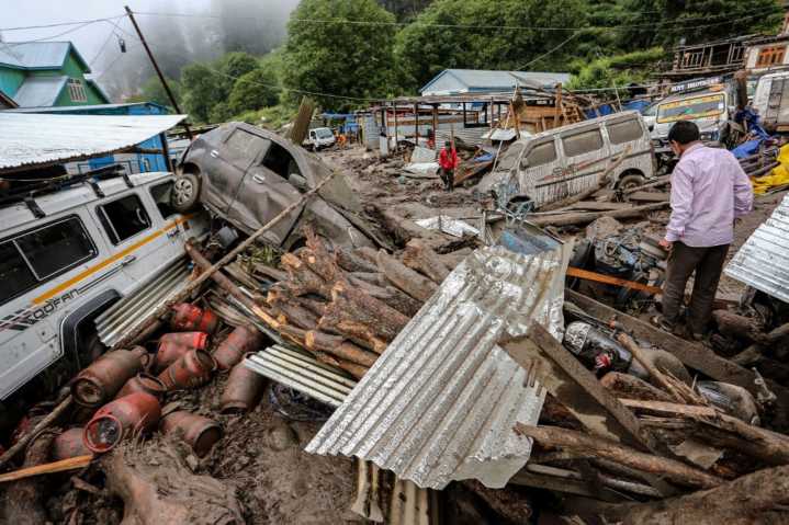 India: inundaciones en Cachemira dejan al menos 60 muertos y 80 desaparecidos en la aldea de Chisoti
