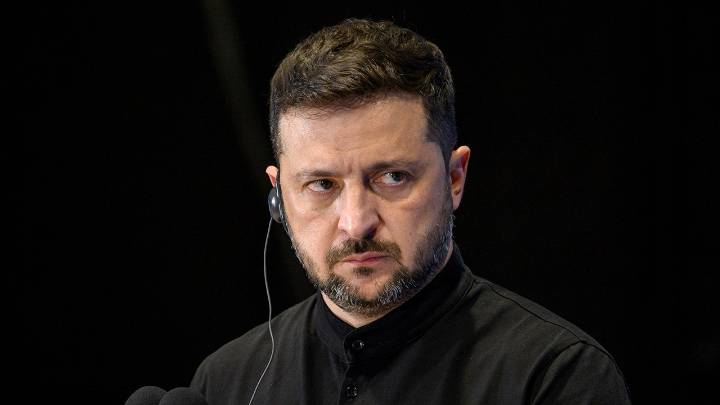Zelenskyy says Ukraine will not 'gift' land to Moscow ahead of Trump