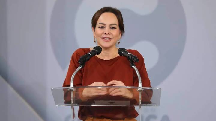 Da Nuevo Laredo ocho mil pesos de beca a jóvenes universitarios