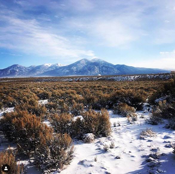 What is the Farmers’ Almanac predicting for the 2025-26 winter season in New Mexico?