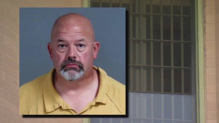 Former Michigan police officer pleads guilty after trying to meet teen for sex, sheriff says