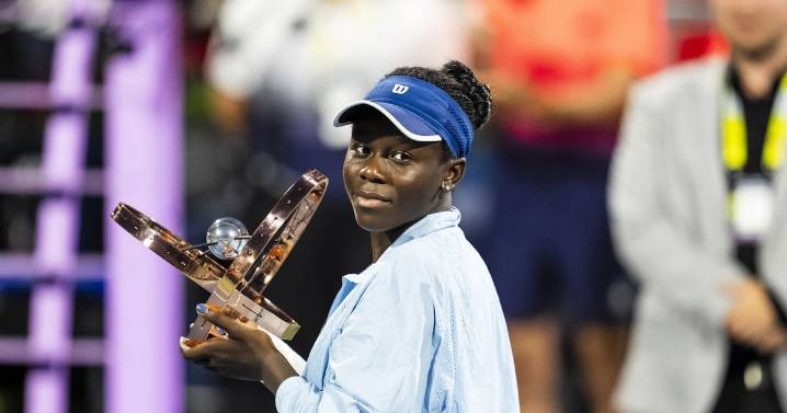 'Outstanding' Mboko: role model for young tennis players