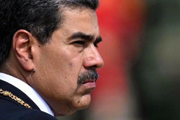 Aviones, mansión, joyas, entre 700 mdd incautados a Maduro