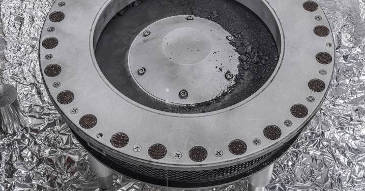 Asteroid Bennu spacedust gives glimpse of the past