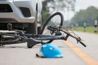 Driver kills man walking with his bike in Long Beach