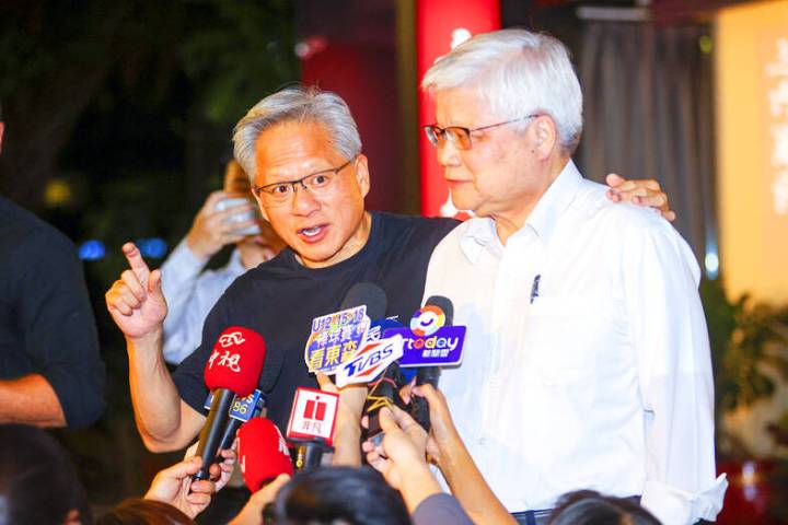 NVIDIA's Jensen Huang Claims Anyone Who Buys TSMC's Stock Is a 'Smart Person', Says Chip Giant Will Be Extremely Busy in the Coming Months