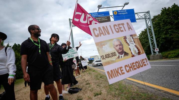 Air Canada and flight attendants union resume talks for the first time since strike began