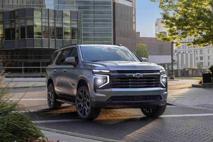 Edmunds SUV test: The new Nissan Armada takes a run at the Chevrolet Tahoe