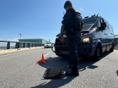 Los Mossos d’Esquadra blindan el aeropuerto de El Prat contra los aparcacoches fantasma: “Es un problema muy enquistado”