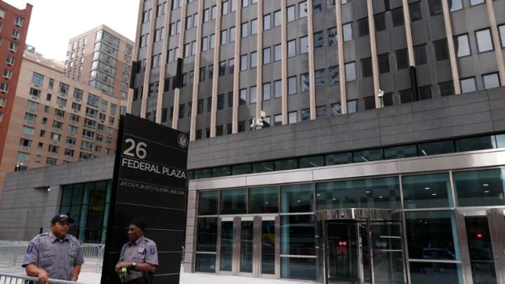 Misterioso «polvo blanco» fue enviado en sobres a sede de ICE y provocó evacuación de emergencia del edificio