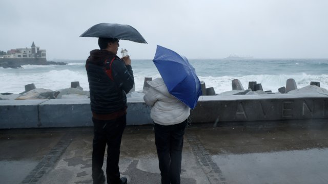 Valparaíso recibirá con lluvia a turistas el fin de semana largo