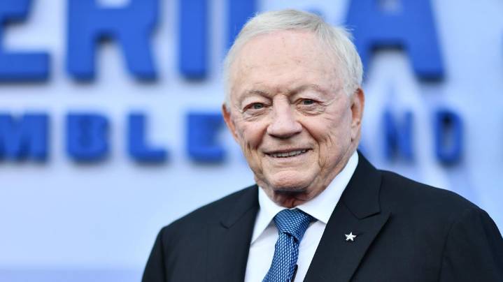 Cowboys coach shares his own story after Jerry Jones cancer reveal