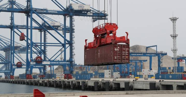 Elimina EUA exención arancelaria a bienes de menos de 800 dólares en pleno caos logístico