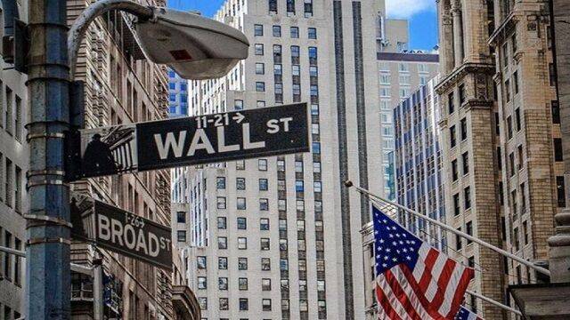 Dow Jones prolonga el rebote en un día intenso de resultados; un ojo puesto en la Fed