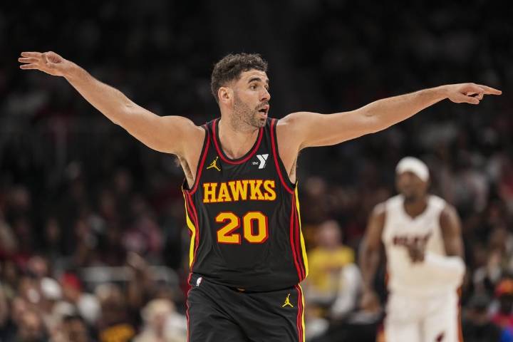 Deadspin | Report: Celtics swap Georges Niang to Jazz; sign Chris Boucher