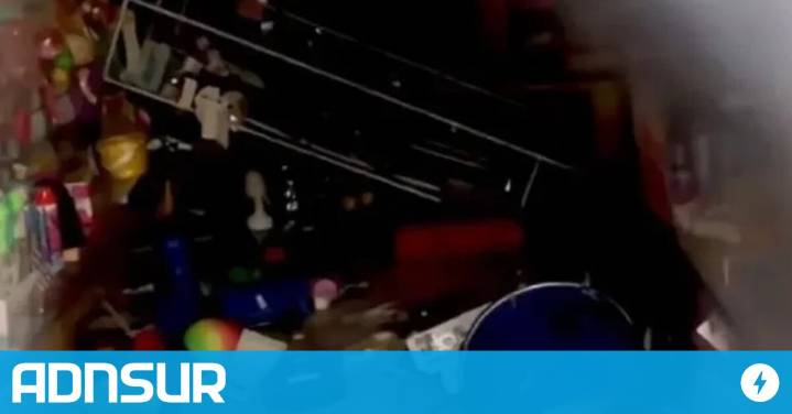 20:22 Tuvo un ataque de irá, destrozó su comercio en Caleta Olivia y encaró a la policía: "es mío, no se metan"