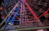 Rueda de la fortuna presentó falla eléctrica
