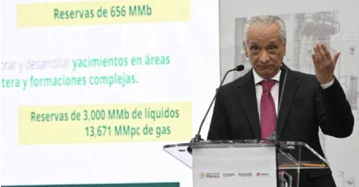 Plan de Sheinbaum para rescatar a Pemex pone en riesgo a Nafin y Bancomext: Moody’s