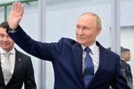 Trump arrives for pivotal summit with Putin in Alaska that could reshape the war in Ukraine