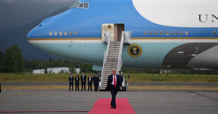 Trump, 79, Veers From Left to Right in Walk Across Red Carpet