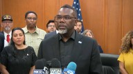 Chicago Mayor Johnson signs order on immigration, Trump National Guard threat