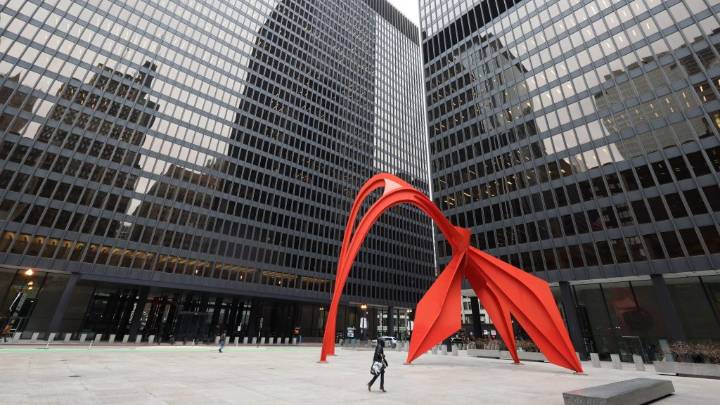 Chicago police officer indicted on bank fraud charges