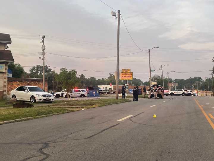 Three shot Sunday morning on Youngstown's south side