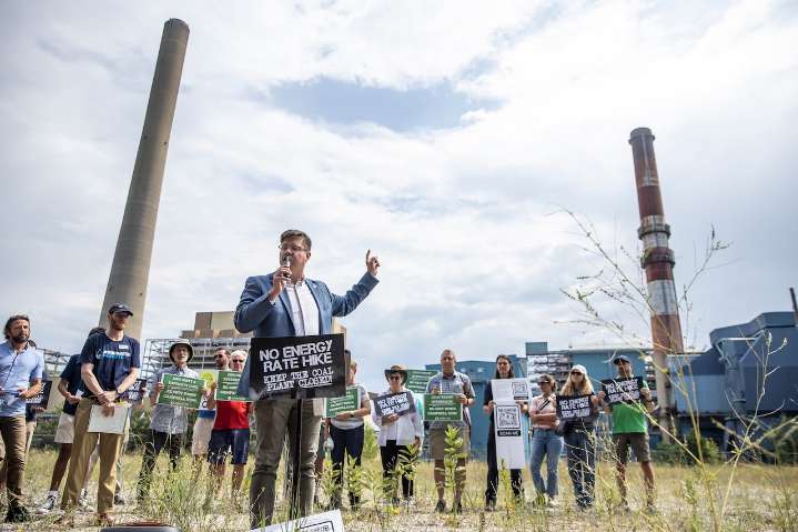 ‘Such disrespect:’ Residents protest Trump order keeping Consumers coal plant online