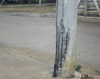Choca contra poste