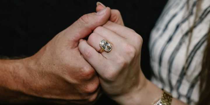 Why Taylor Swift’s Engagement Ring Looks Different From Every Angle