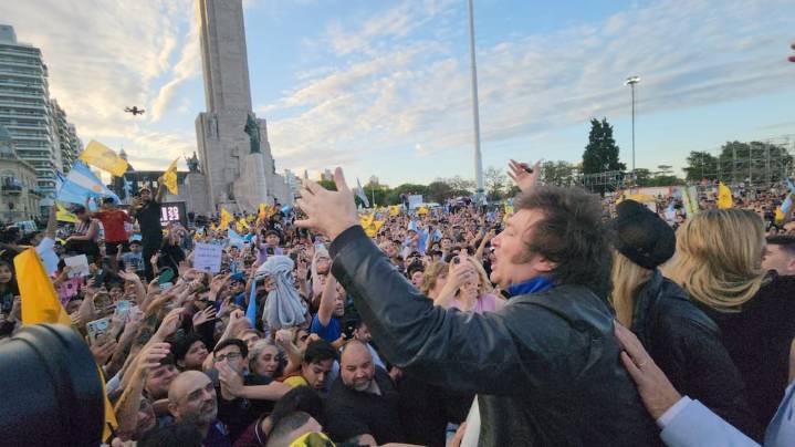En medio del escándalo de los audios, Milei se mostrará con candidatos en Lomas de Zamora y volverá a apuntar contra el kirchnerismo