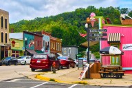 The Midwest's Most Lovable Town Is An Outdoorsy, Artsy Gem You've Never Heard Of