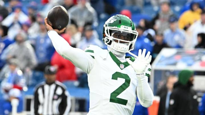 Jets backup QB Tyrod Taylor has knee surgery, iffy for Week 1
