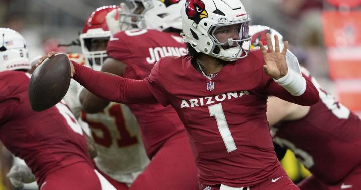 Cardinals hope beefed-up defense and continuity on offense can end playoff drought