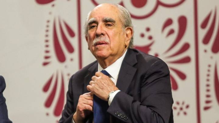 Exhiben en la Comisión Permanente presunta red de nepotismo vinculada a Pablo Gómez