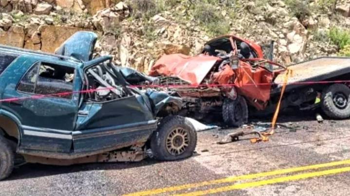Trágico encontronazo rumbo a Nonoava; siete muertos y un herido grave
