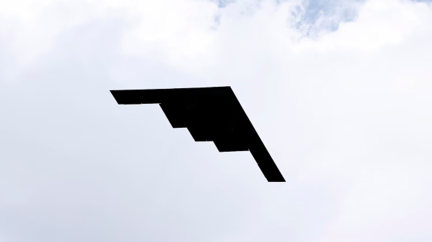 B-2 stealth bomber conducts flyover as Trump, Putin arrive at Alaska base