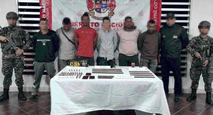 Capturan a 7 presuntos ‘Pachencas’ en Ciénaga: rescatan a dos adolescentes En el procedimiento fueron incautados material de inteligencia y comunicaciones, cartuchos de diferentes calibres, celulares,