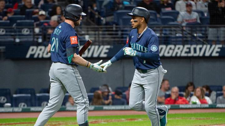 Mariners fall to Guardians 4-3 to tighten AL wild