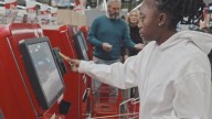 California grocers push to allow alcohol at self