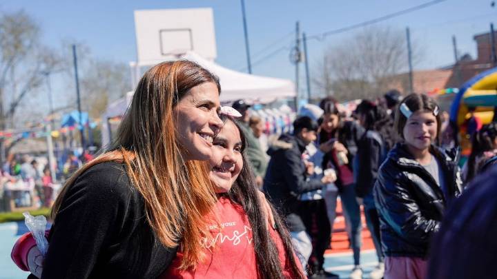 Federico Achával recorrió la nueva Plaza San Cayetano