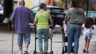 Asturias sólo tendrá un nuevo trabajador por cada cuatro jubilados en la próxima década