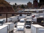 U.S. halts visas for truck drivers after fatal Florida crash